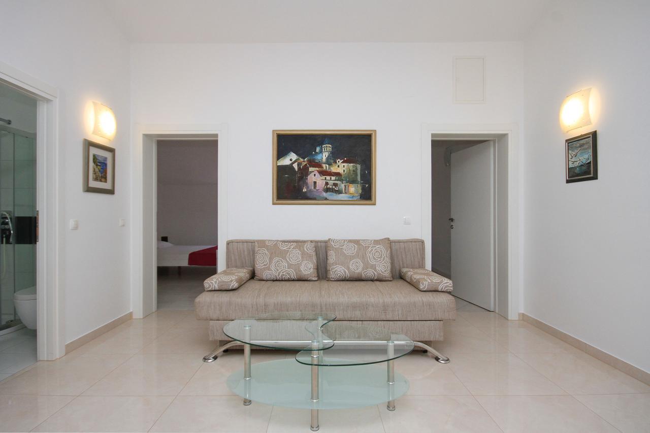 Natalie Apartment